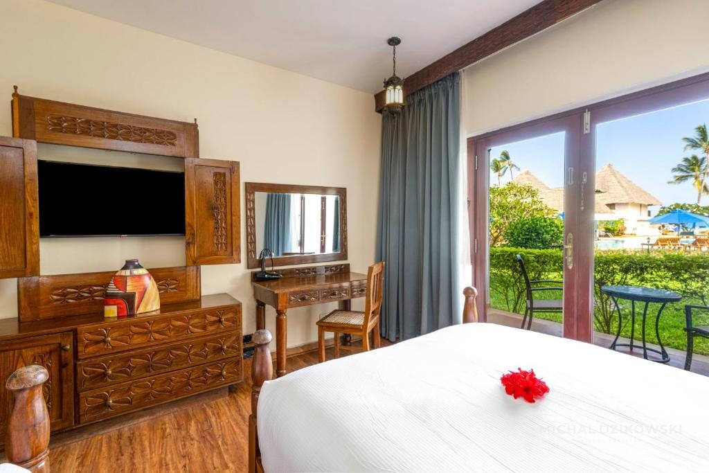 GUEST ROOM-1 QUEENS,OCEAN VIEW,BEACH FRONT,BALCONY