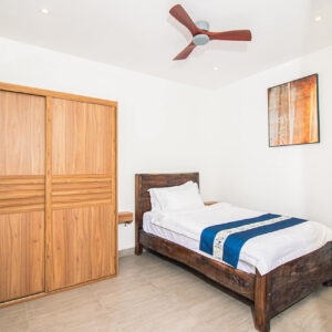Standard Twin Suite